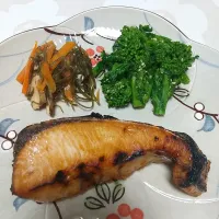 ☆今日の晩ごはん☆  焼き魚  菜の花のごま和え|hamamaさん