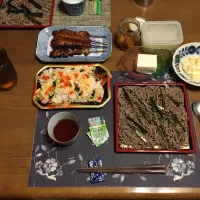 ざるそば、筍たっぷり華ちらし、鳥つくね串、鳥もも肉+ニンニク串、冷奴、黒酢ニンニク、烏龍茶、手作りアイスクリーム(夕飯)|enarinさん