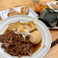 肉豆腐、鮭のカマ、🍙|もやぴさん