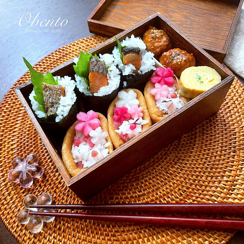 おいなりさん&くるりおにぎらず弁当🍱😋|まぁちゃんさん