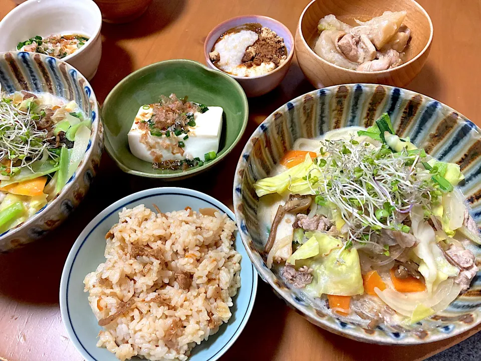 チャンポン♡かしわご飯♡温奴♡蕪と鶏肉の煮物♡バナナ豆乳グルトきな粉メープルシロップ|さくたえさん