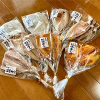 長崎の干物。。。
カマス、アジ、味醂干しのアジ、真イカ、アコウ鯛、アコウ鯛味醂干し|Takeshi  Nagakiさん