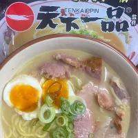 天一こってりラーメン| すくらんぶるえっぐさん