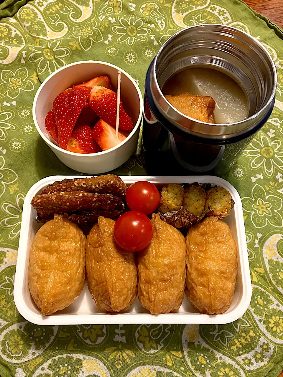 2025.2.15 息子弁当　◎おでん　◎おいなりさん　◎秋刀魚ごま揚げ　◎ハッシュドポテト　◎いちご|goroさん