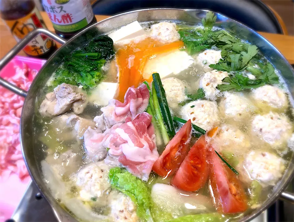 本日も鍋！　鶏つくね・鶏もも肉・豚バラ肉|じゅんさんさん