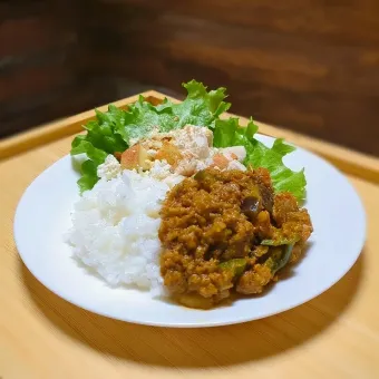 Snapdishの人気料理写真:野菜たっぷり✨ドライカレー🍛