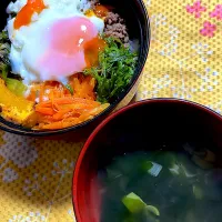 ビビンバ丼　ワカメスープ🍲|4jinoanataさん