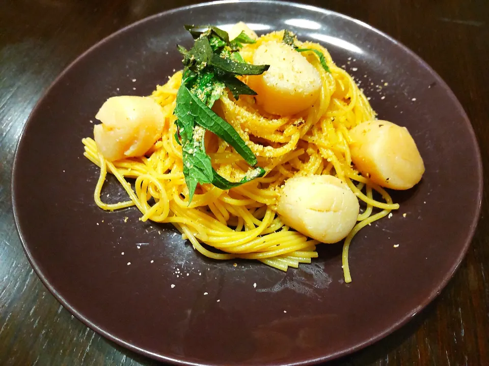 ホタテのバター醤油パスタ|もとしんさん