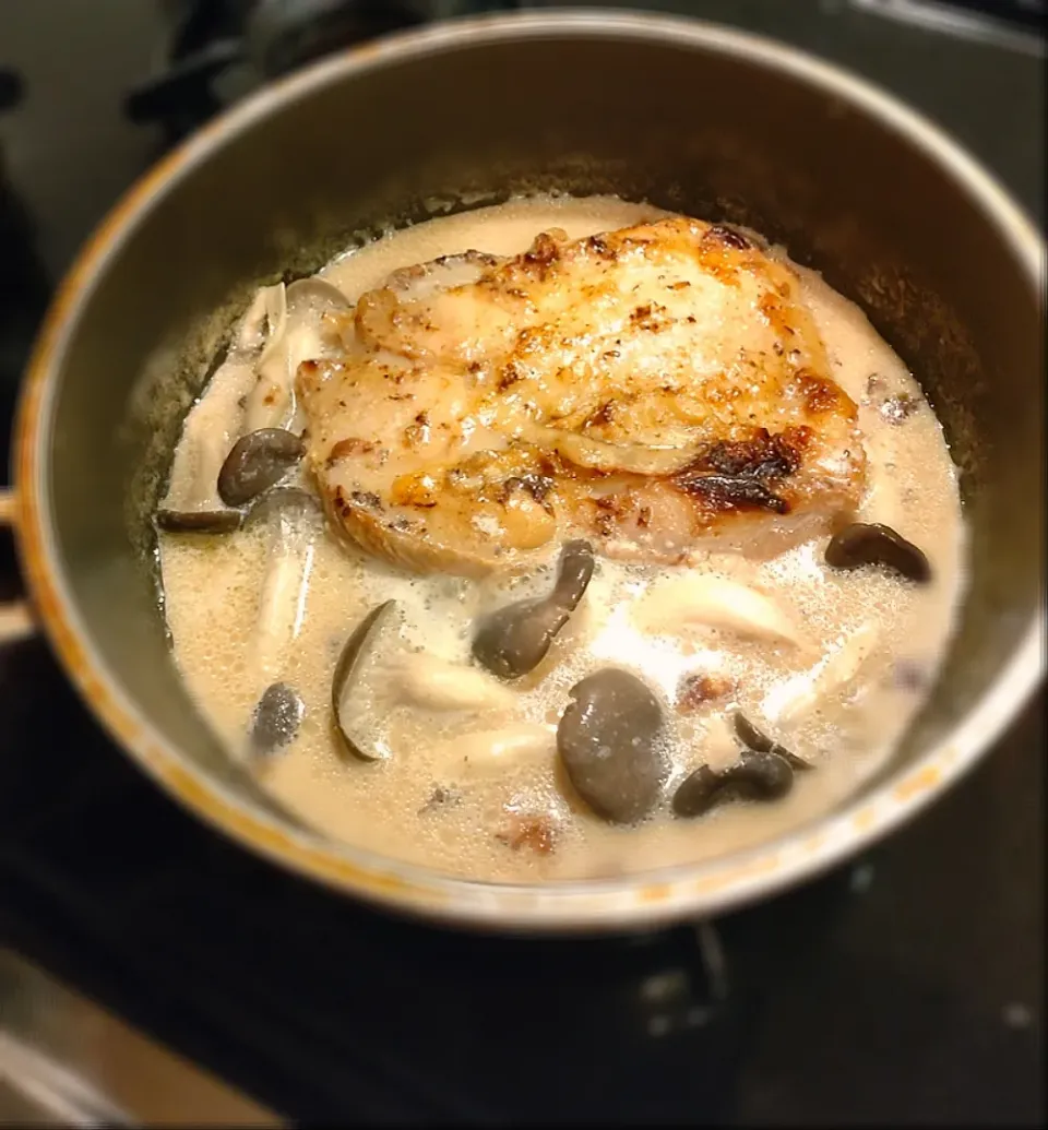 【塩糀で冷凍】鶏もも肉のクリーム煮|みりさん