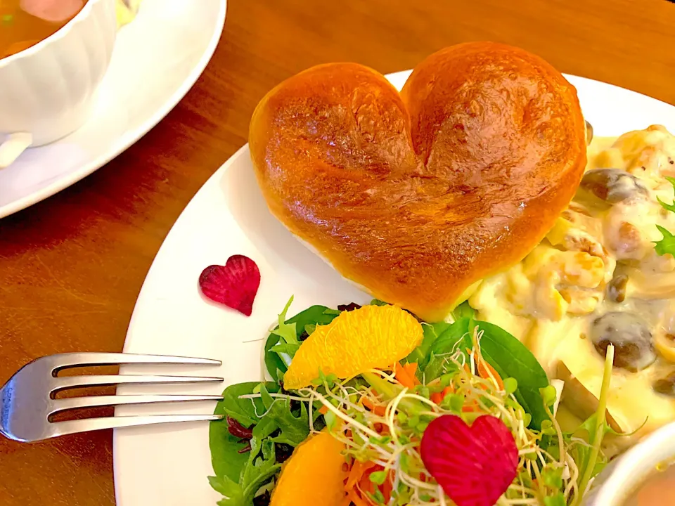 ハートパンの成形と鶏のクリーム煮作り|すずさん