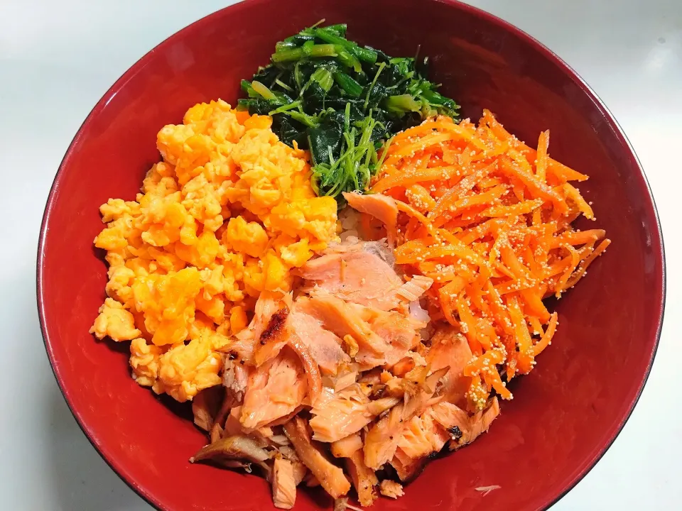 4色丼|秀美«シュウビ»さん