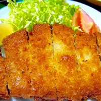 たまには肉も【特上厚切りロース肉のトンカツ】春キャベツ カボス 🍅|🐈⸒⸒⸒⸒つるのダンス🐈🐾さん