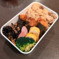 鶏ごぼう炊き込みご飯弁当🍱|Rieさん