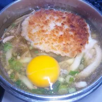 生タマゴ乗せとろみ付き牛丼の残り汁コロッケうどん|darkbaronさん