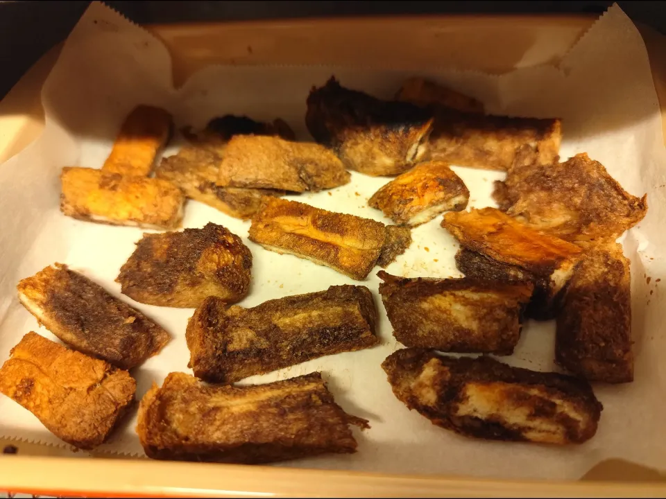 余ったパン耳を豆乳、コーヒー、チョコシロップつけてオーブントースターで焼いた!|m.rafuさん