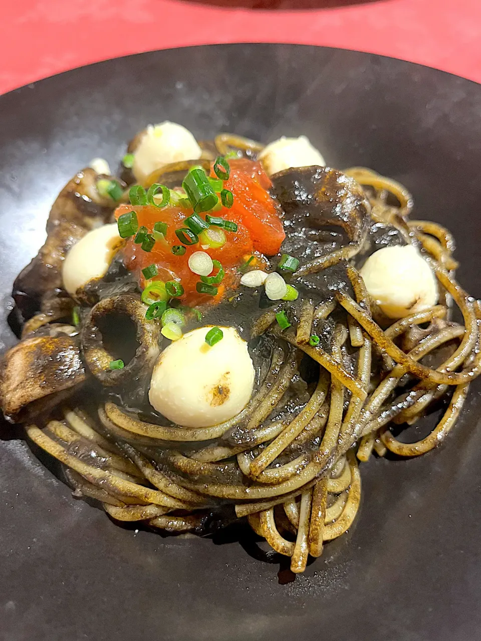 黒と白のパスタ|花鳥　舞さん