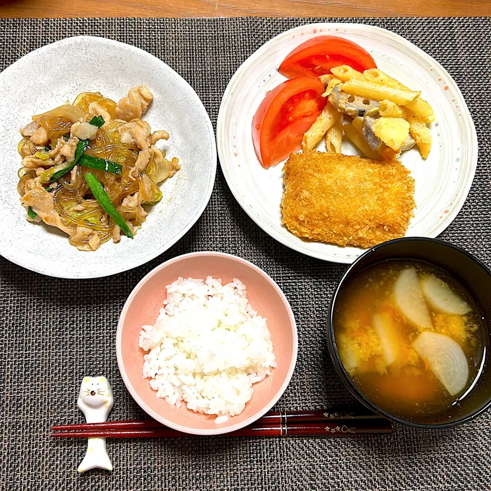 豚こま肉のチャプチェ、白身魚のフライ、ペンネの明太子サラダ、お味噌汁|柚子きりかさん