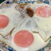 なんのへんてつもない【目玉焼き】硬めの半熟が好き🍳|🐈⸒⸒⸒⸒つるのダンス🐈🐾さん