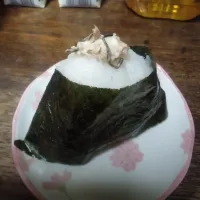 ドでかいツナ昆布マヨおにぎり🍙|にんにくと唐辛子が特に好き❤️(元シャリマー)さん