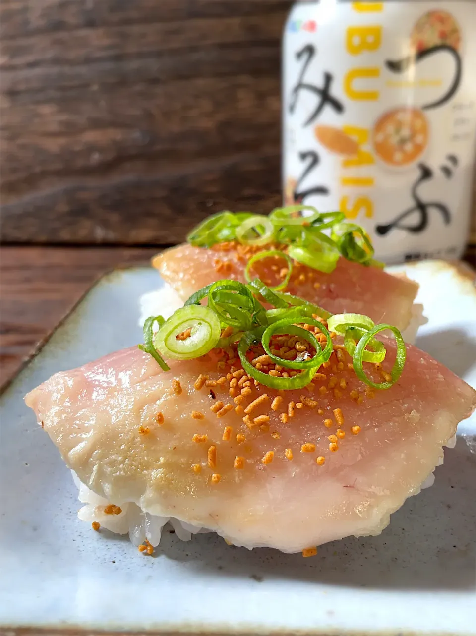 釣り魚🎣ビンチョウマグロの炙り握り寿司withつぶみそ|9421beruさん
