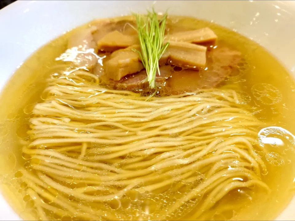 【食べログラーメン TOKYO 
百名店2017~2024 選出】
【2月スープをリニューアル】
らぁ麺 やまぐち 
しお鶏そば  
＠面影橋4分、西早稲田
 (JR高田馬場駅から徒歩12分)
25048
〈醤26塩7噌󠄀5タ2昆3出2F3冷0〉|大脇さん