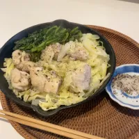 鶏もも肉と千切りキャベツの蒸し鍋|pontalさん