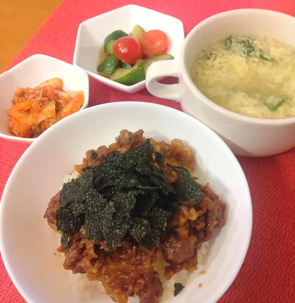 ☆プルコギ丼　☆中華スープ　☆キムチ　☆キュウリ＆ミニトマト|chikakoさん