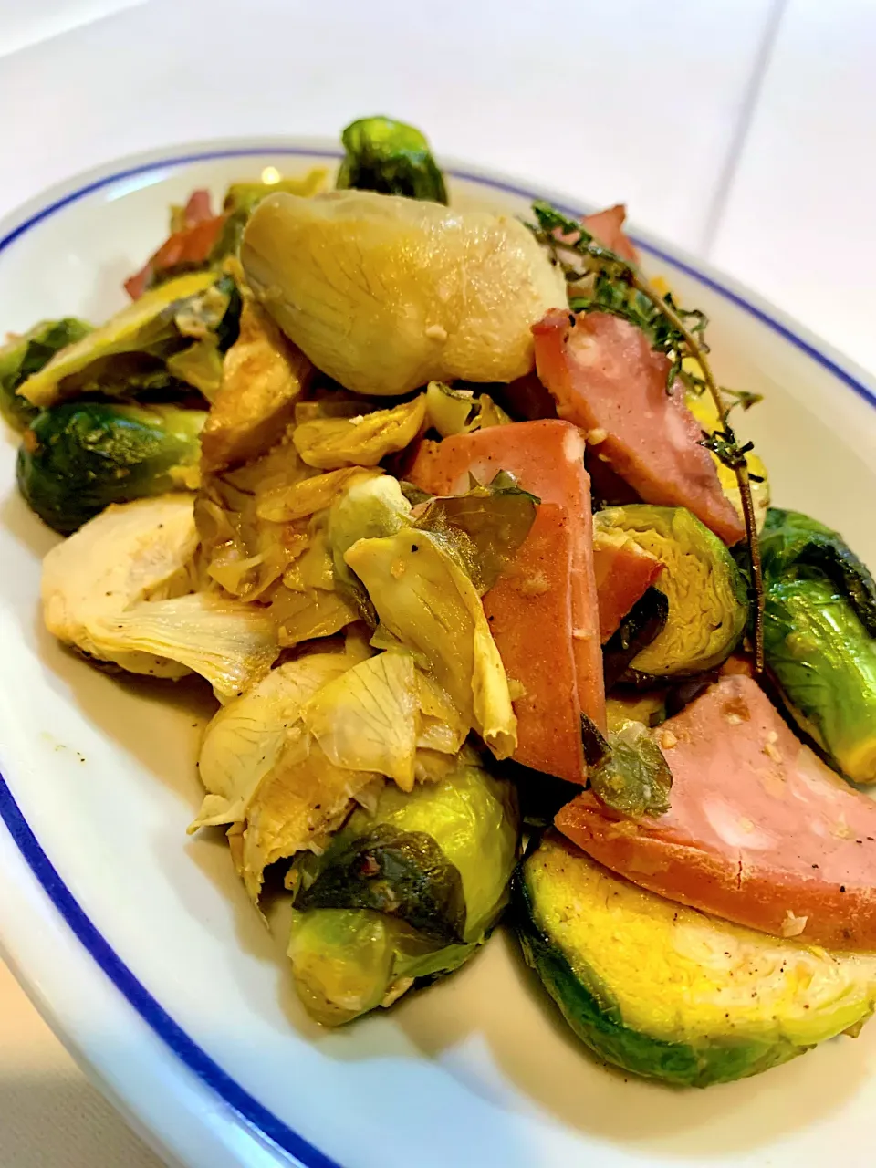 Simple Salad with Brussels Sprouts Artichokes and Mortadella|gonbenさん