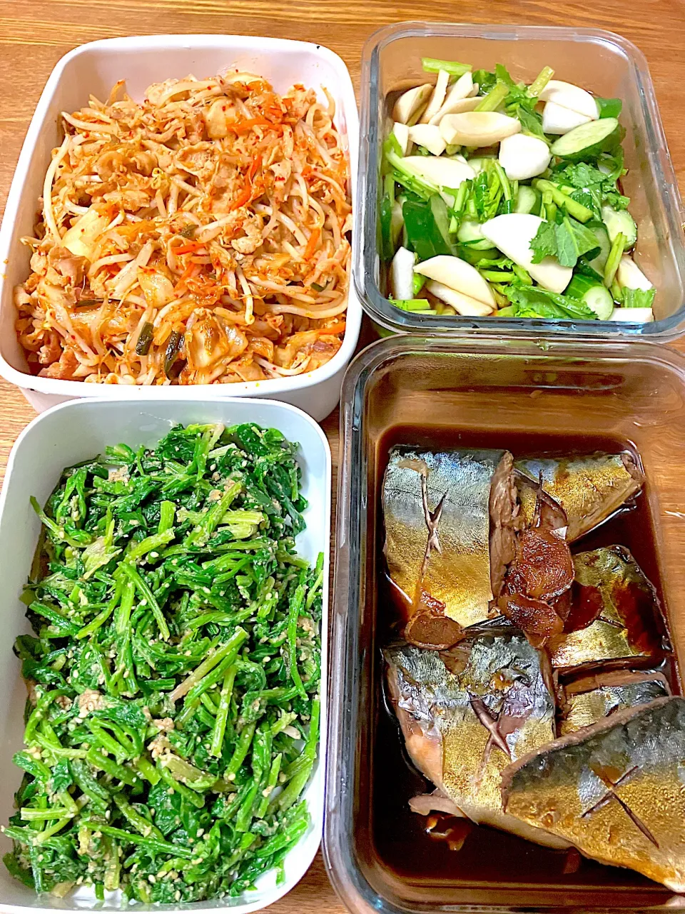作り置きおかず（豚キムチ、ほうれん草胡麻和え、鯖煮付け、カブ浅漬け）|ピンキーさん