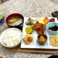 おかず9品ランチ🍙|Yoshihiro  Hamasakiさん