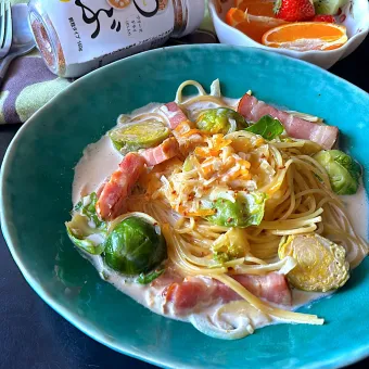 Snapdishの人気料理写真:ワンパンで出来る ~芽キャベツとベーコンのつぶみそスープパスタ🍝