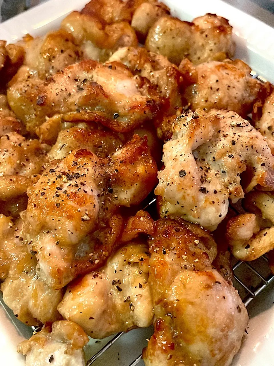 鶏肩肉揚げ焼き。黒胡椒かけて完成|abekoさん