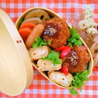 今日のわっぱご飯

メンチカツ弁当
　メンチカツ
　季節のお野菜
　だし巻きたまご焼き

美味しくできました✨