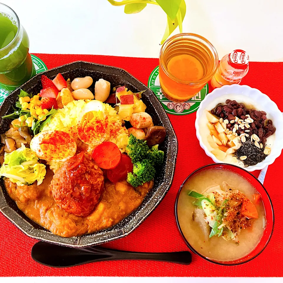 ハンバーグスパイスカレー🍛ランチみたいな朝食笑幸せ^ - ^|HAMI69さん