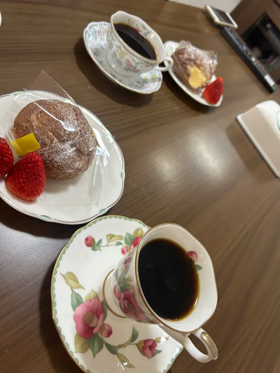 お土産に貰ったティコラッタさんのシュークリーム|みやさん