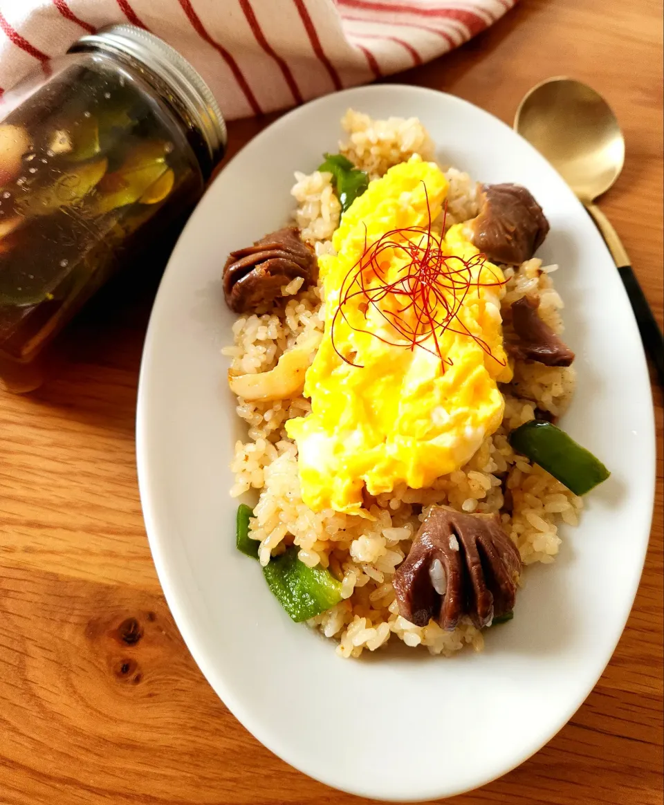 オハナシマンさんの料理 ししとうと砂肝ニンニクのナンプリックナンプラーバター焼きレシピで炒飯作りました❗|ナオミさん