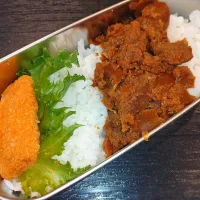 牛すじハヤシライス弁当|ぱいなっぷるさん