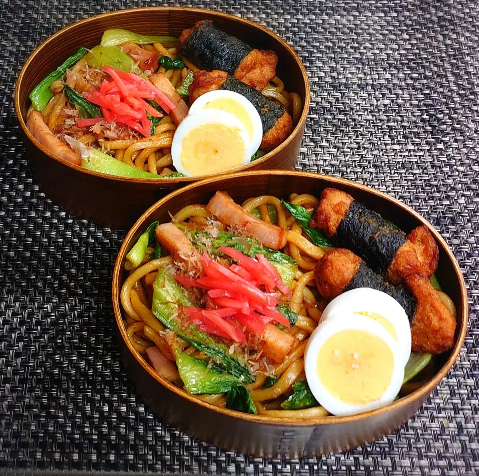 母とムスコのラブラブおソロ♪チンゲン菜とベーコンの焼きうどん弁当|からあげビールさん