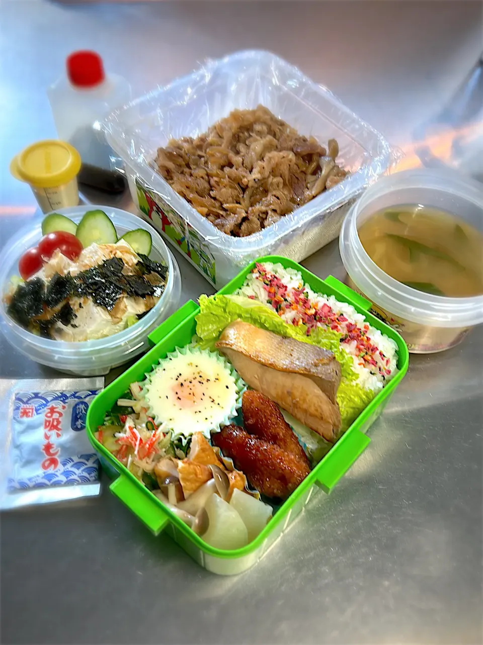 R7.2/21㈮  ·͜·♡牛丼&鰤の照り焼き弁当👨🏻‍🍳|hamakoさん