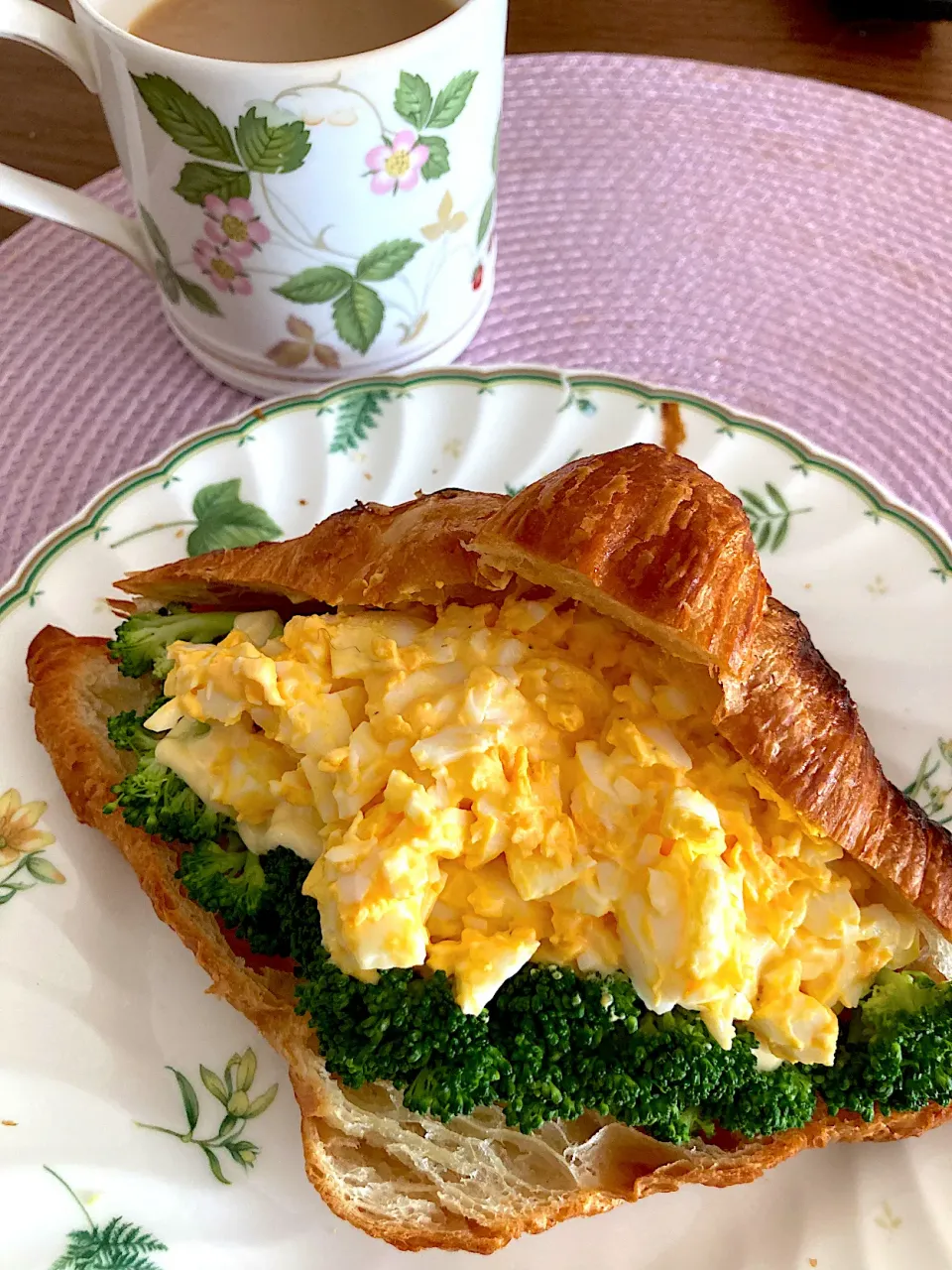 成城石井のクロワッサン🥐でたっぷり玉子サンド🥚|keitanさん