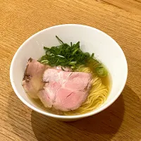 牛骨と豚骨スープのラーメン|颯爽の遊び場さん