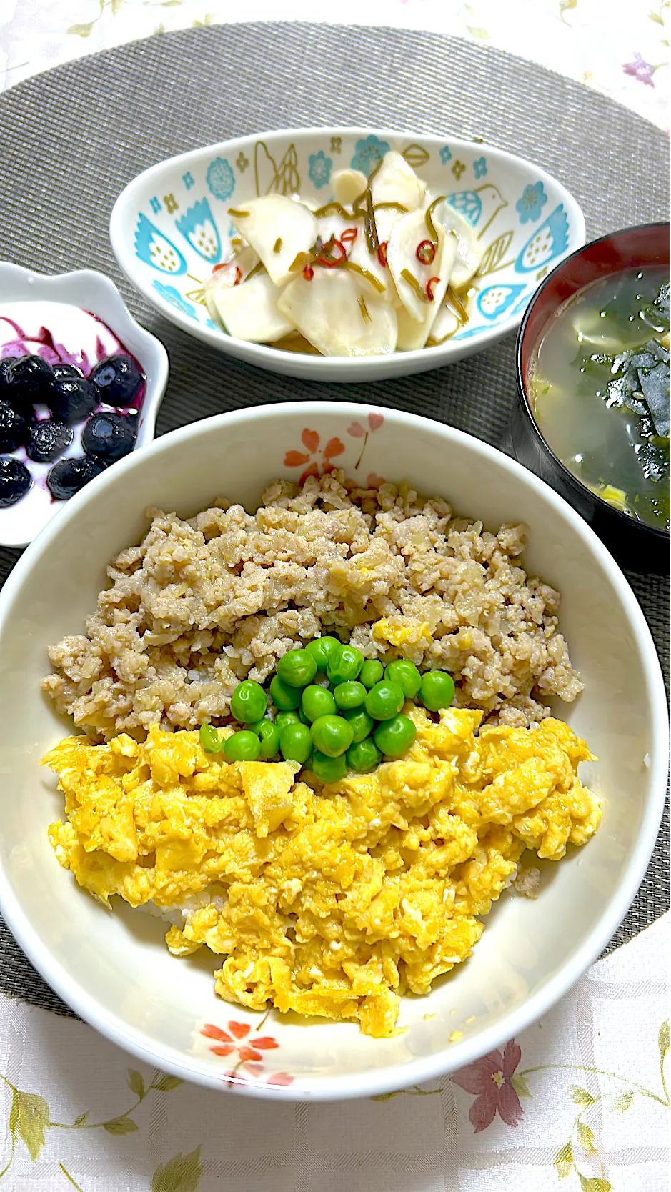 三色丼 カブの塩昆布|🍒ふみりん🍒さん