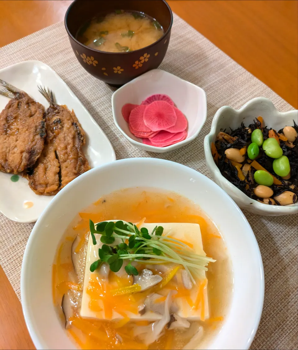 ☆イワシ蒲焼き　☆あんかけ豆腐　☆ひじき煮　☆甘酢漬　☆味噌汁|chikakoさん
