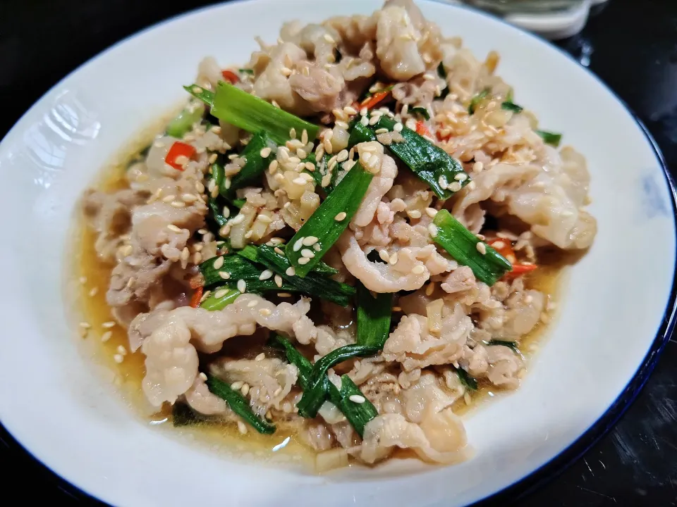 Spicy pork stir fry with garlic chilli spring onions 😋|🌷lynnlicious🌷さん