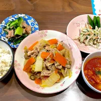 白菜と豚肉の旨煮　ミネストローネ　ごぼうサラダ　小松菜とニラのベーコン炒め|おさむん17さん