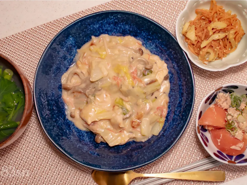 鶏と白菜の和風クリーム煮
人参とちくわの醤油麹きんぴら
トマトとツナのこく旨サラダ|キヤマリさん