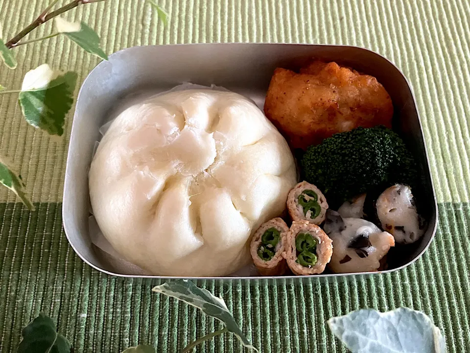 ＊べびたん年長さんお弁当🍱＊肉まん＊|＊抹茶＊さん