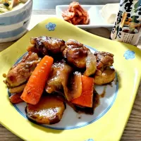 ご飯がすすむ！鶏肉と根菜野菜の甘辛香酢炒め|vege食堂さん