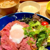 山芋とろとろローストビーフ丼|na.mekoooさん