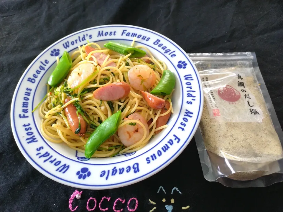 鯛だし塩を使った豆苗とエビとウインナーのパスタ✨|cocco+さん